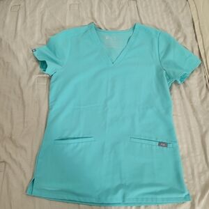 Figs Women's Aqua Scrub Top